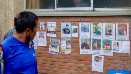 Fotografie pohřešovaných osob po bleskových záplavách v Tibetu a Nepálu