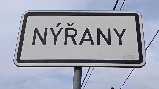 Město se zhruba sedmi tisíci obyvateli leží na severním Plzeňsku