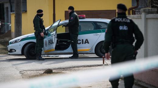 Policisté vyšetřují vraždu Jána Kuciaka a Martiny Kušnírové