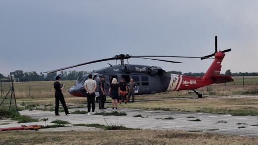 Vrtulník Black Hawk zasahoval při požárech také ve Francii