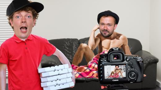 Brzy zazvoní pán s pizzou. Jaké jsou podle Chudáčků nejdivnější zápletky pornofilmů?