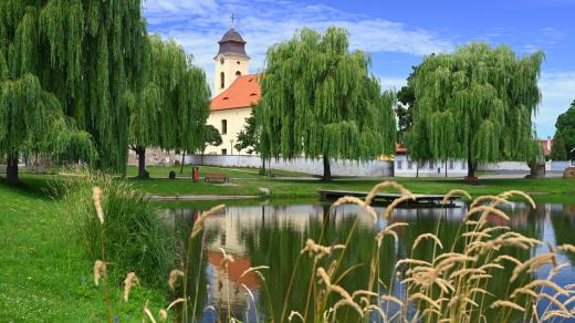 Půvabná Kostelní Lhota před dvěma lety získala Evropskou cenu obnovy vesnice, teď hostí aktuální ročník