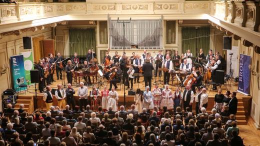Společné naladění na folklór: BROLN, PLS a OĽUN v brněnském Besedním domě