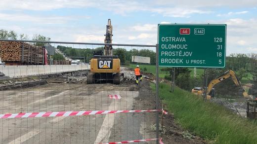 Na dálnici D46 u Drysic začala rekonstrukce mimoúrovňové křižovatky