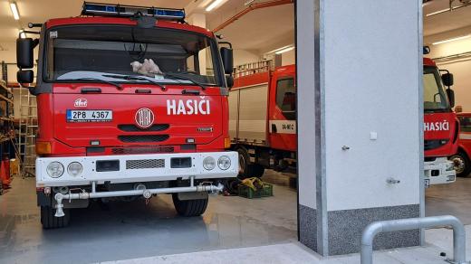 Nově opravená hasičská zbrojnice na Skvrňanech má problémy