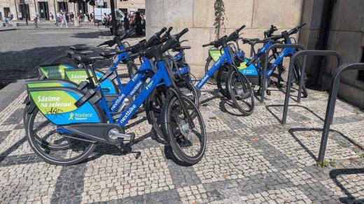 Od konce roku 2021 využilo bikesharing zdarma v Praze přes 100 tisíc lidí