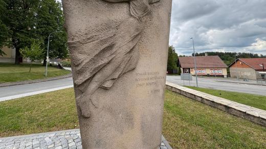 Památník zavražděným komunistickým funkcionářům v Babicích