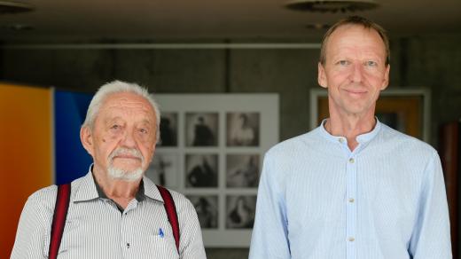 Jan Bárta, architekt a předseda spolku Radecký Praha, a překladatel Zdeněk Zacpal, který v minulosti organizoval protesty proti návratu pomníku