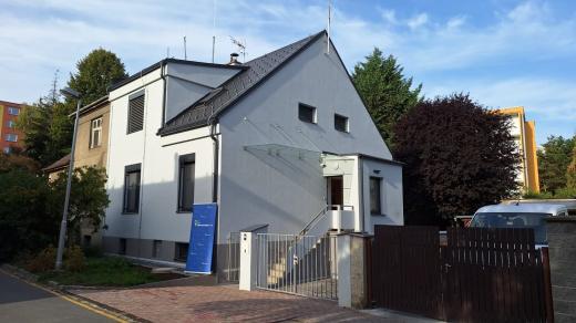 Část dětí z Dětského domova Šance v Olomouci se nově přestěhovala do zrekonstruovaného rodinného domu v Bulharské ulici