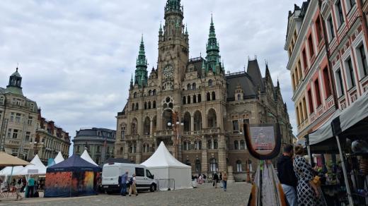 Křišťálové náměstí před libereckou radnicí