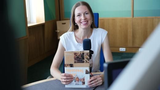 Kristýna Šemberová ve studiu Českého rozhlasu Hradec Králové