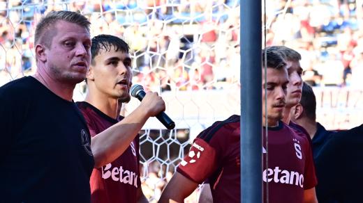 Matěj Jurásek po zápase na Letné promluvil k příznivcům Sparty