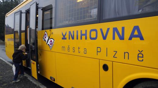 Knihovna města Plzně.provozuje také bibliobus