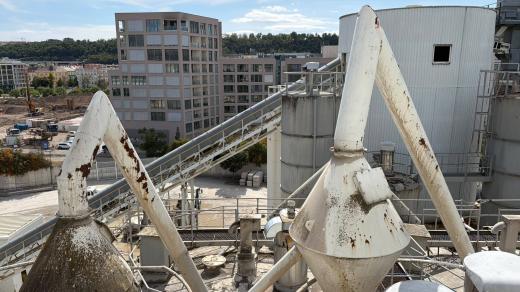 Místo betonárky by na Rohanském ostrově mohla v příštích letech vzniknout městská farma