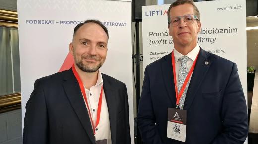Tomáš Morava, zakladatel a hlavní pořadatel fóra LIPIF, a Aleš Kocourek, rektor Technické univerzity v Liberci