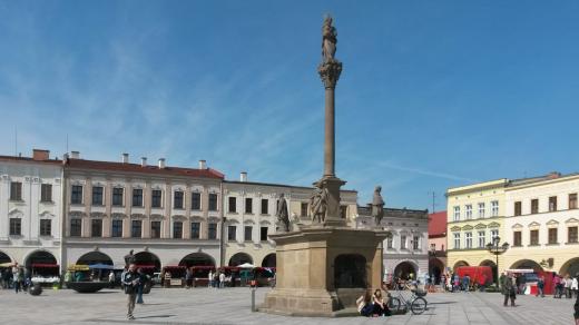 Mariánský morový sloup na Masarykově náměstí v Novém Jičíně