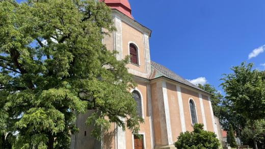 Kostel sv. Petra a Pavla v Rohovládově Bělé