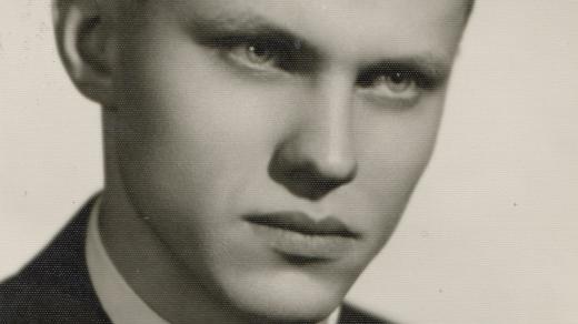 Miloš Rejchrt jako maturant, SVVŠ Štěpánská, 1965