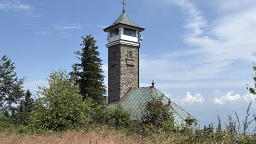 Kapli svaté Anny s rozhlednou na Kozubové