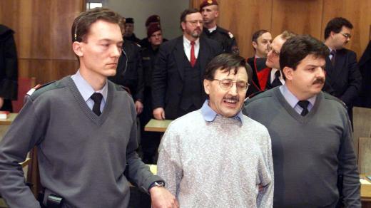 Franz Fuchs byl kvůli pokřikování rasistických hesel z jednací místnosti opakovaně vykázán
