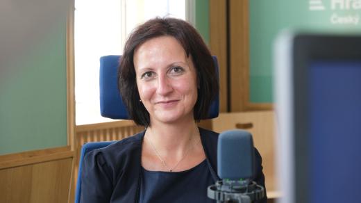 Kristýna Červená ve studiu Českého rozhlasu Hradec Králové