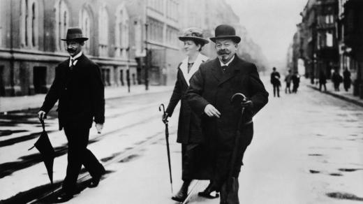 Friedrich Ebert s manželkou v Berlíně, kolem roku 1920