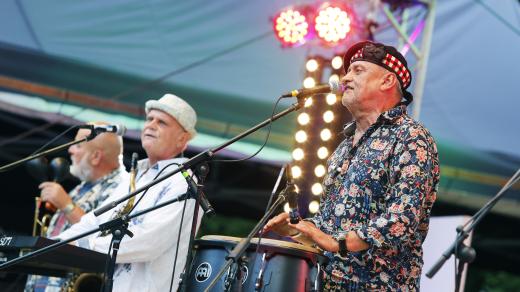 Richard Tesařík s kapelou Yo Yo Band v roce 2017