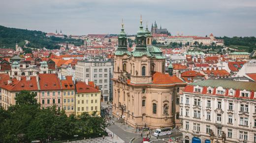 V jaké kondici je hlavní město Praha? Poslechněte si kulatý stůl k blížícím se komunálním volbám
