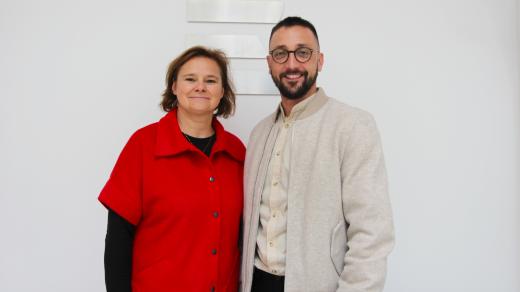 Manažerka Dobrovolnického centra Univerzity Palackého Vladimíra Sedláčková a Ondřej Němčák, člen krizového týmu