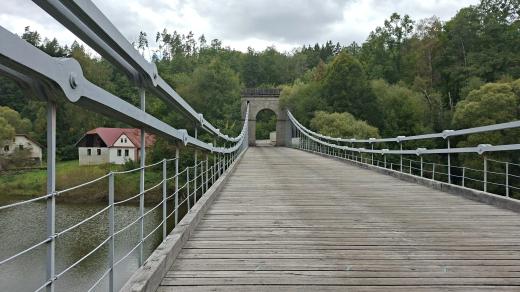 Stádlecký řetězový most