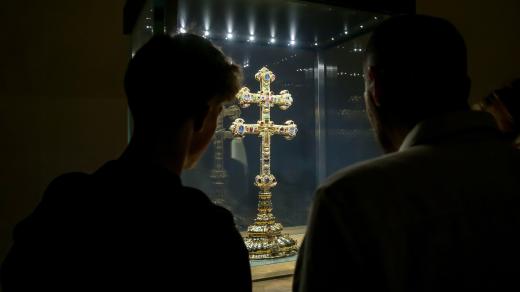 Závišův kříž uložený v klášteře ve Vyšším Brodě