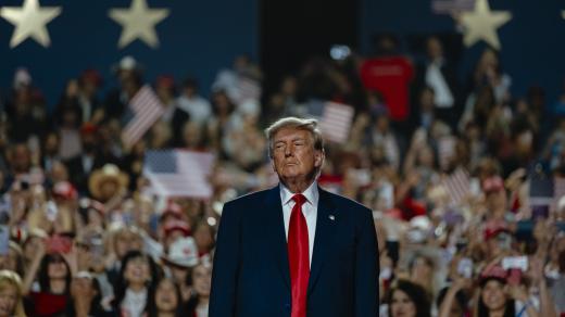 Donald Trump v kampani před midterms volbami