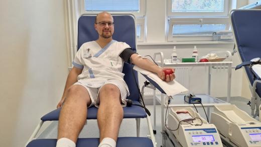 Krevní plazmu Martin Langmajer daruje poprvé v životě