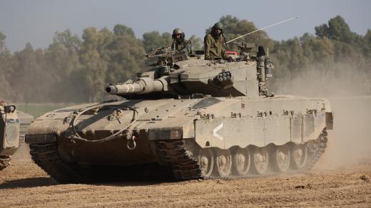 Izraelský tank na hranici Izraele a Pásma Gazy
