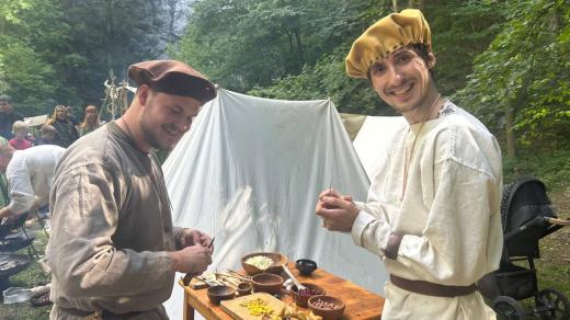 V jeskyni Býčí skála v Moravském krasu dnes vědci představují mimořádný archeologický objev