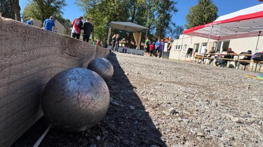 Někdo si koule označuje jménem nebo přezdívkou, jiný třeba nějakým vzorem