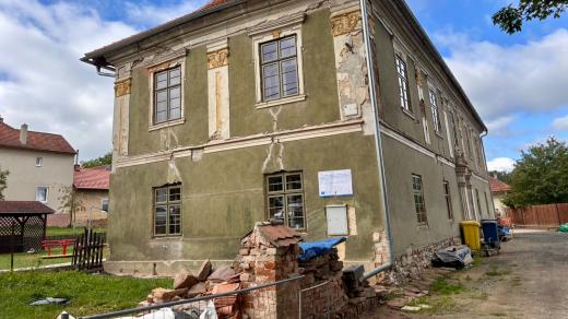 Obnova barokní fary v Sebranicích