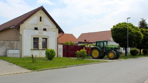 Vesnice Sedlčánky u Čelákovic v Polabí