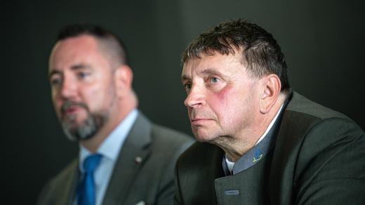 Ministr Igor Červený (Motoristé) a šéf KRNAP Petr Moravec