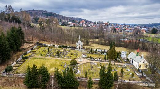 Hrobka rodiny Brass, hřbitov Dolní Podluží