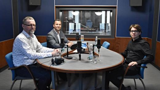 Zleva: Rostislav Řeha (Česká pirátská strana), Aleš Boháč (STAROSTOVÉ PRO OSTRAVU), Matěj Kolek (Pro naši Ostravu)