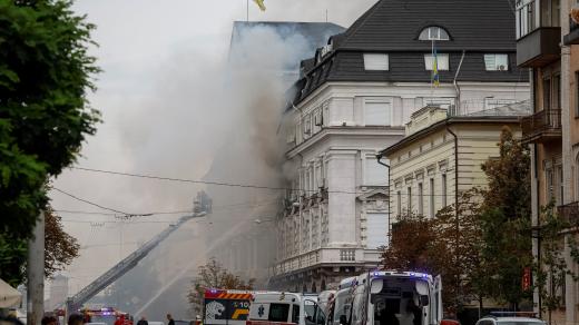 Ruský dron zasáhl budovu ukrajinské tajné služby SBU v centru Kyjeva