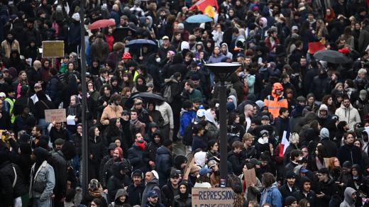 Do ulic Francie vyrazilo 800 000 lidí, čtvrt milionu jich protestuje v Paříži