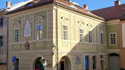 Dačického dům v Kutné Hoře. Rodný dům kronikáře a bouřliváka Mikuláše Dačického z Heslova