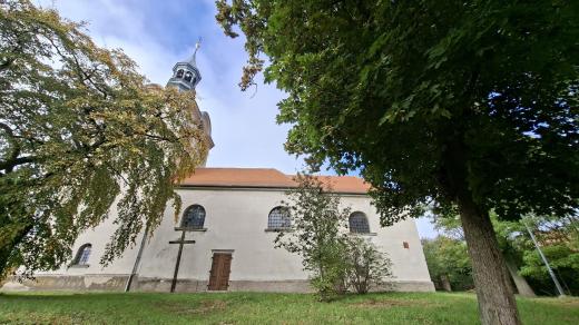 Klid a přátelská atmosféra v Číbuzi. Místní patrioti zásadně neříkají do Číbuzi, ale do Číbuze!