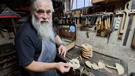 Štípané holubičky, dílna, Josef Šperling z Valašských Klobouk, nejmenší holubička