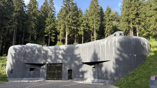 Dělostřelecká tvrz Bouda nedaleko Těchonína je součástí pohraničního opevnění, které vznikalo v letech 1935 až 1938