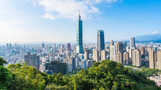 Metropole Tchaj-wanu s mrakodrapem Taipei 101