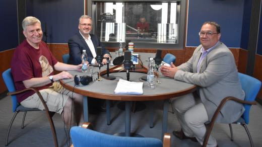 Zleva: Lukáš Semerák (Ostravak), Peter Harvánek (Svoboda a přímá demokracie (SPD)), Jan Dohnal (srdcOVA - ODS, Lidovci, TOP 09 a nestraníci)