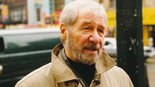 Americký spisovatel Evan Hunter známý pod pseudonymem Ed McBain